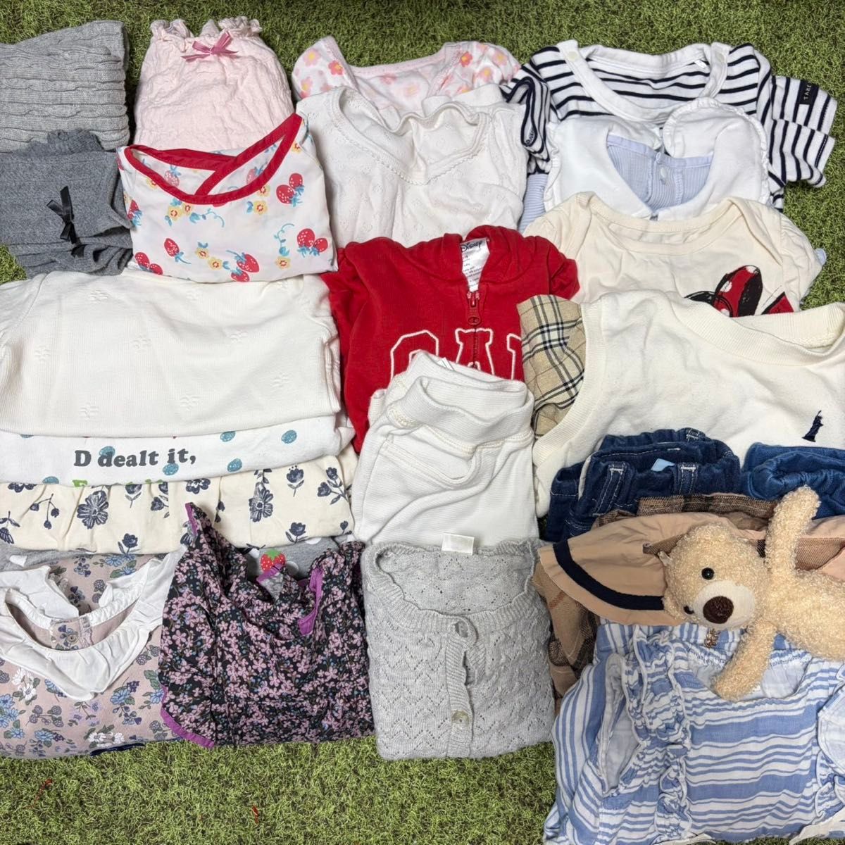 【女童 80cm】豪华整套特卖，20件以上！包括睡衣、连衣裙、贴身内衣、围兜、连裤袜等