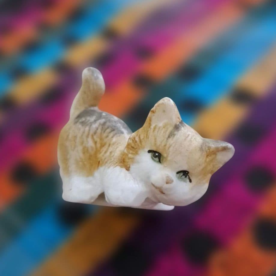 Listed until 11/3 Cat Ceramic Ornament Interior Miniature