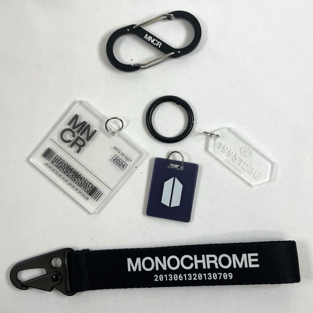 BTS MONOCHROME 弹出式 DIY 钥匙扣 V TeTe 2