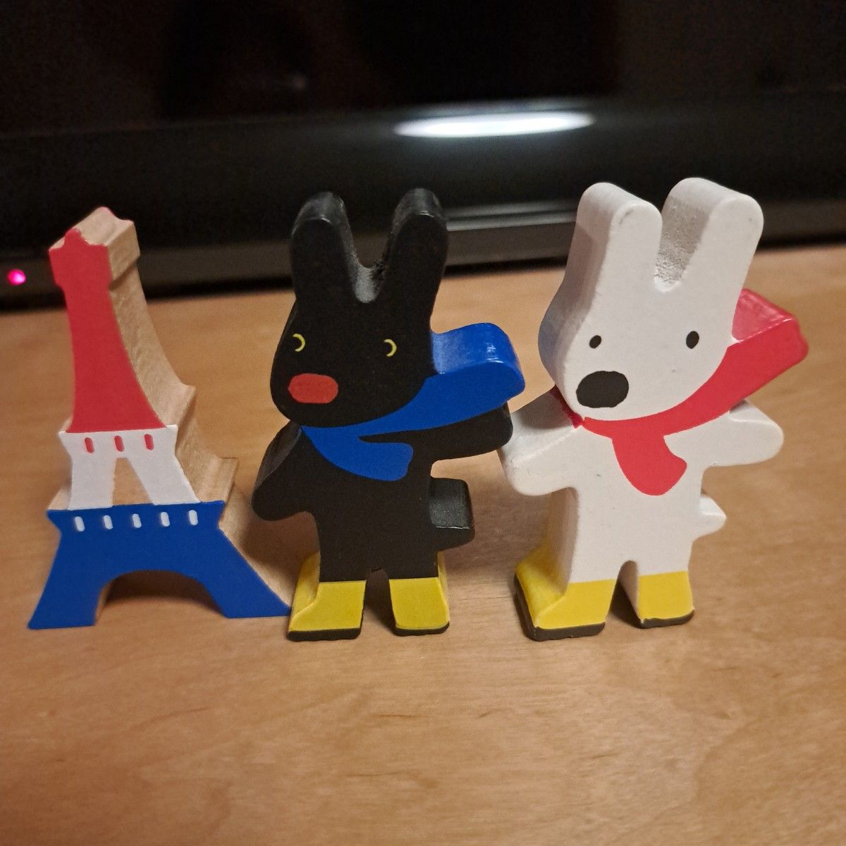 Picture Book Blocks Lisa and Gaspard Wooden Figure 3-Piece Set Eiffel Tower