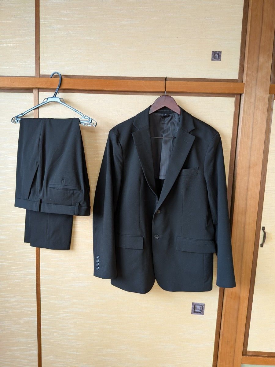 お得！GU パンツ2本付けます！メンズ カジュアルスーツ セットアップ ブラック 上下セットアップ グレーのパンツのをおまけ