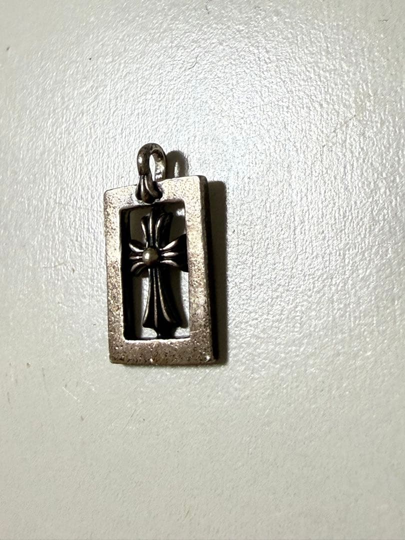 CHROME HEARTS 框架十字吊饰 吊坠