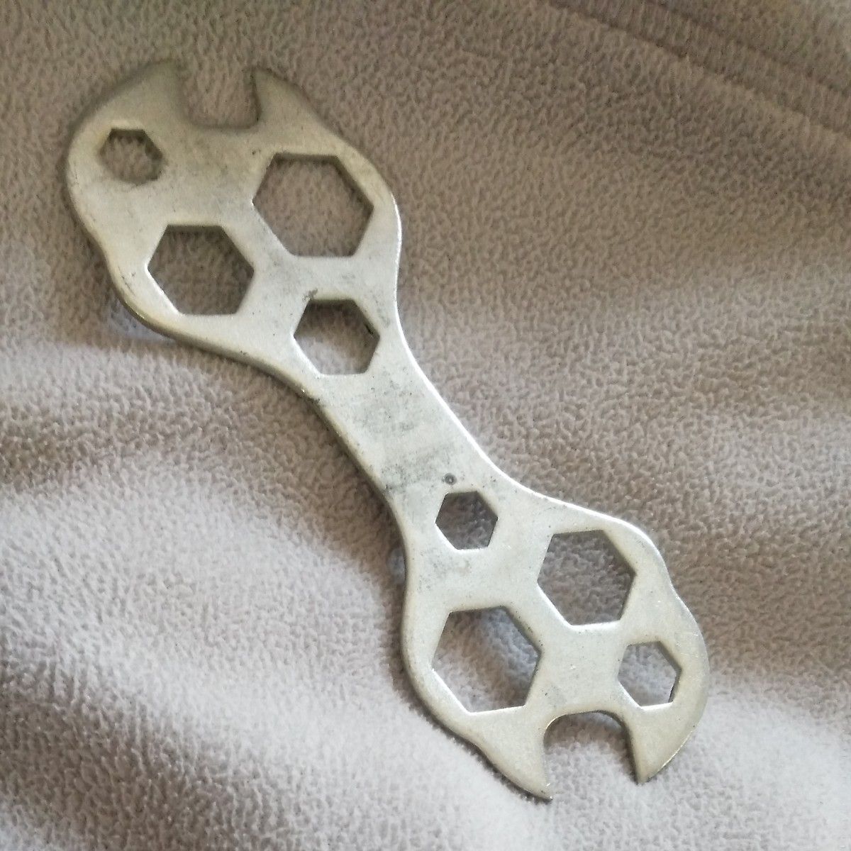 多功能扳手多工具扳手银色维修工具