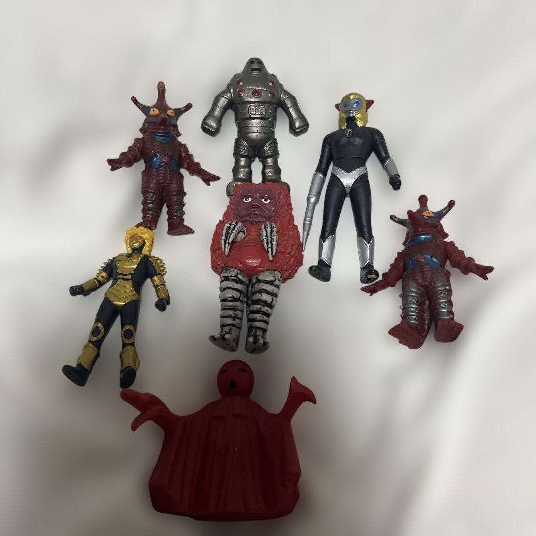 Ultraman Kaiju Sofubi Figure