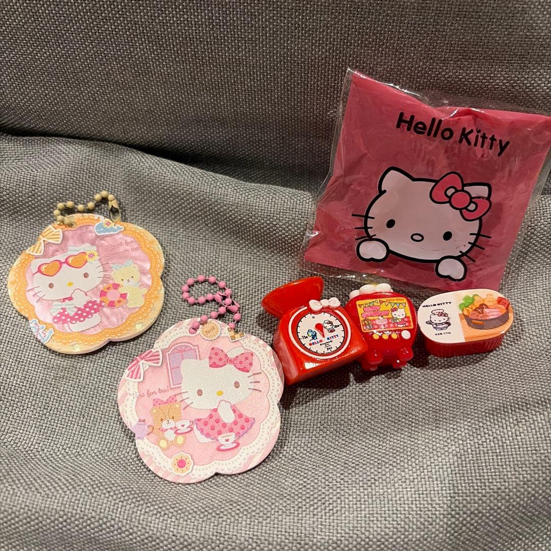 Hello Kitty Keychain Miniature Set Summary