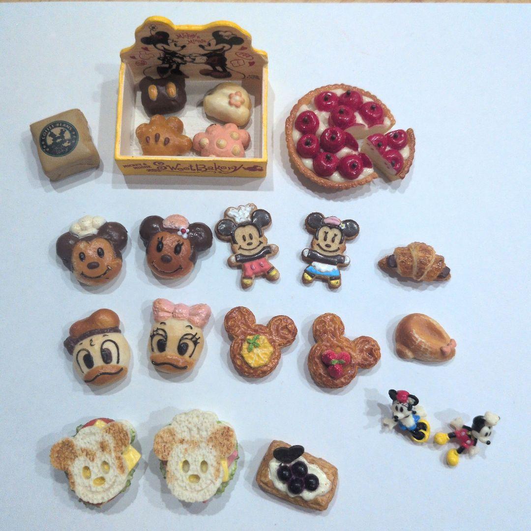 Disney Re-ment Mickey & Minnie Sweet Bakery Miniature Set