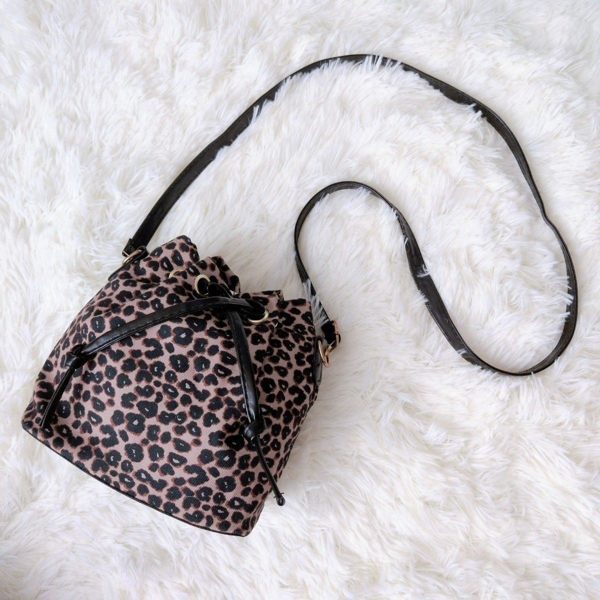 Free shipping Leopard-print drawstring mini shoulder bag, leopard pattern, crossbody, cute pouch