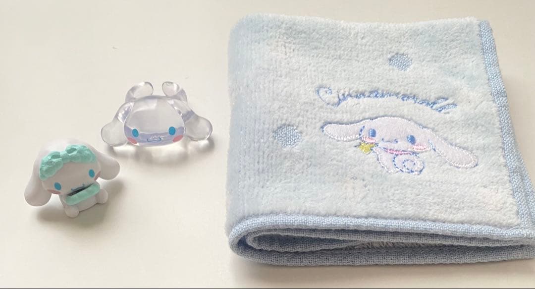 Cinnamoroll Handkerchief, Figure, and Ring 3-Piece Set