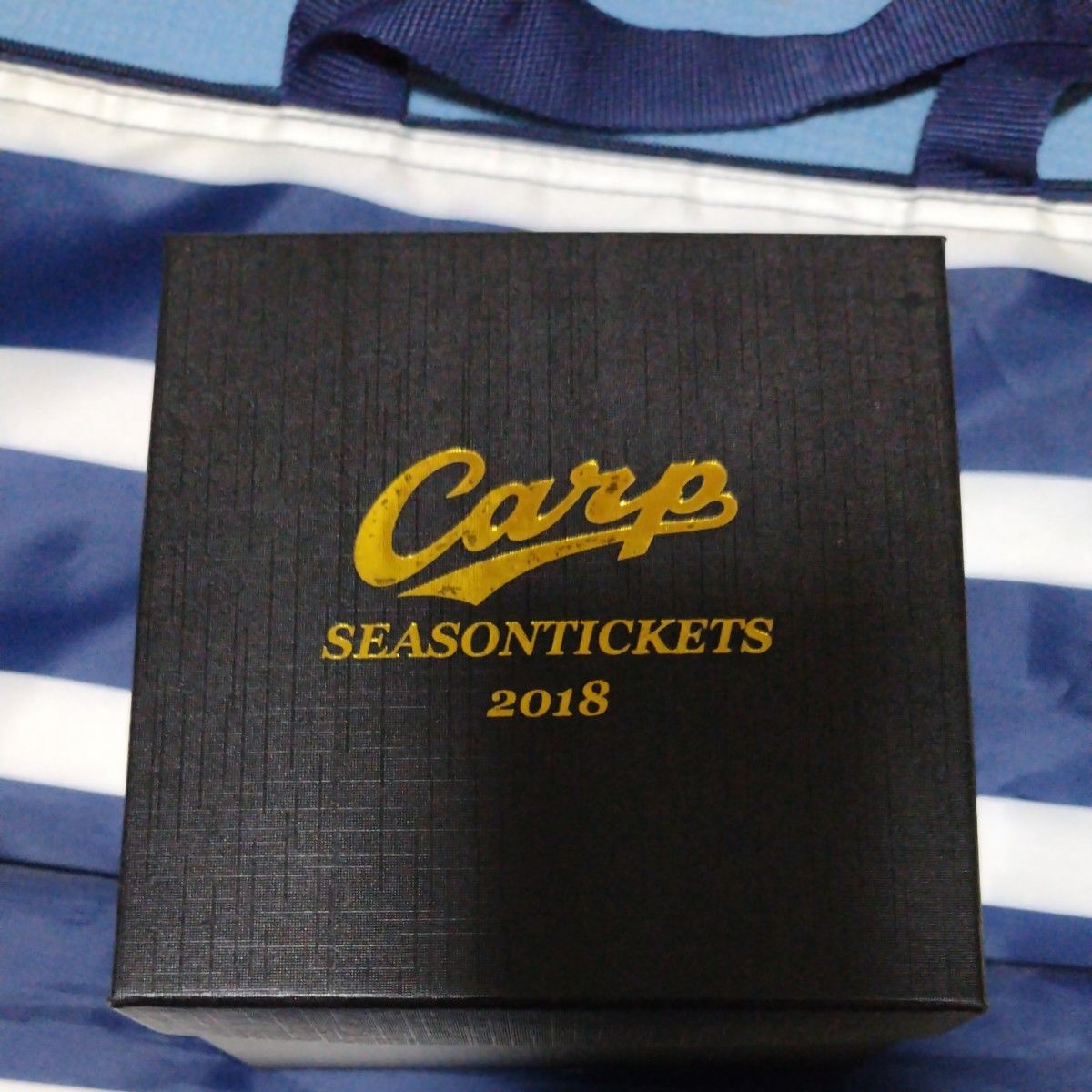 广岛东洋鲤鱼队 2018年 年度指定席 特典纪念品 专用盒装