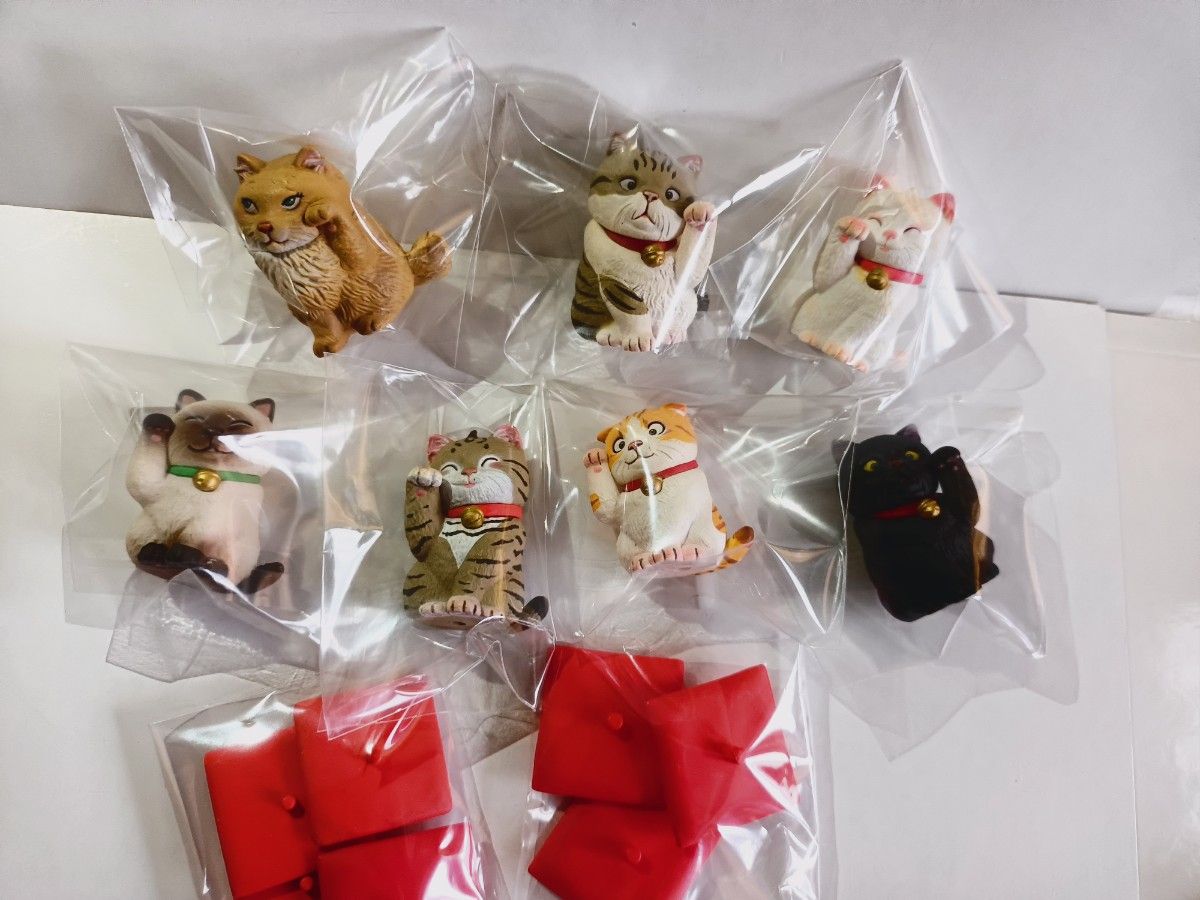 Sato Kuniyo's Lucky Cat Figurine Gacha Set of 7 - Maneki Neko Capsule Toy