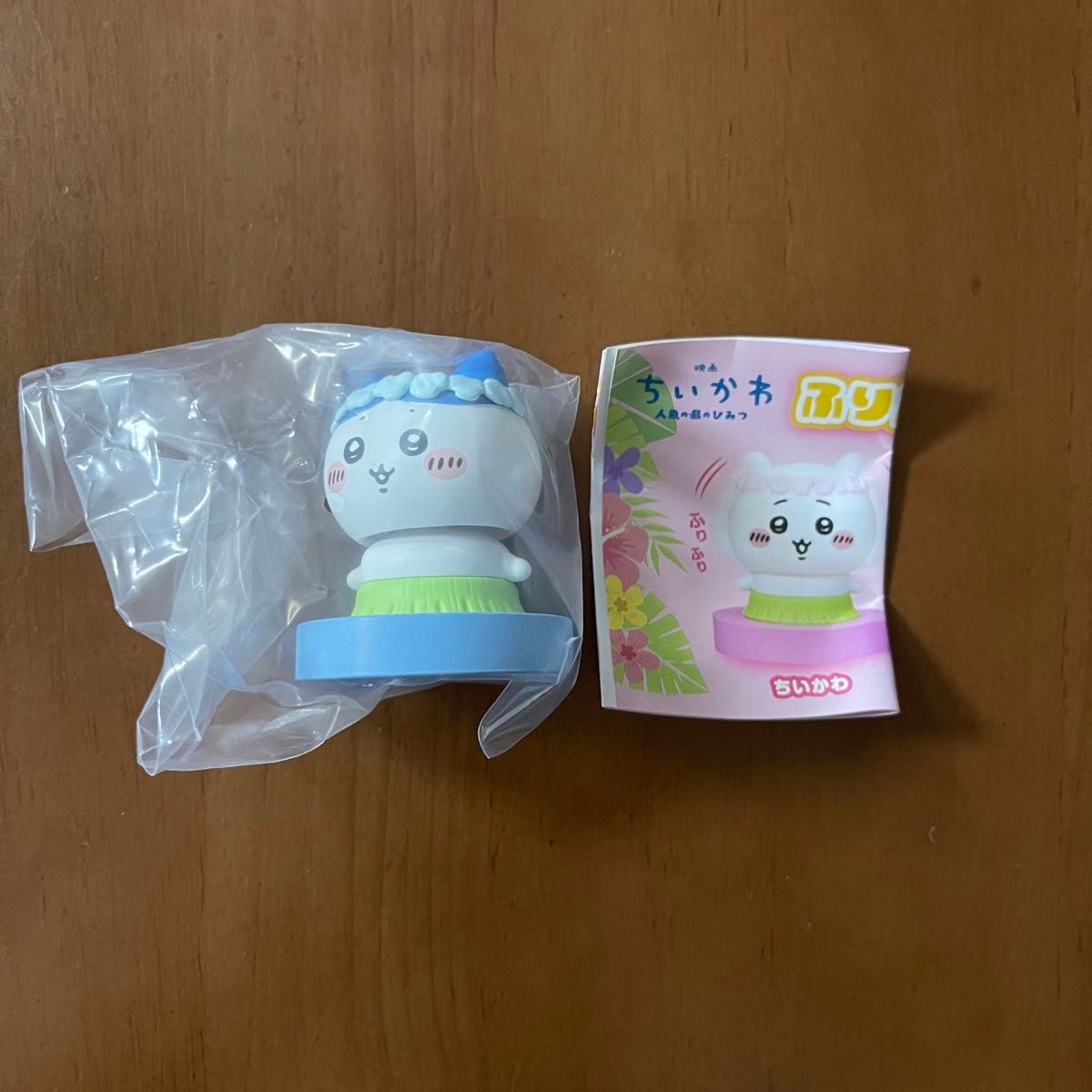 Chiikawa 摇摆头雕手办 人鱼岛的奥秘 Hachiware 扭蛋玩具
