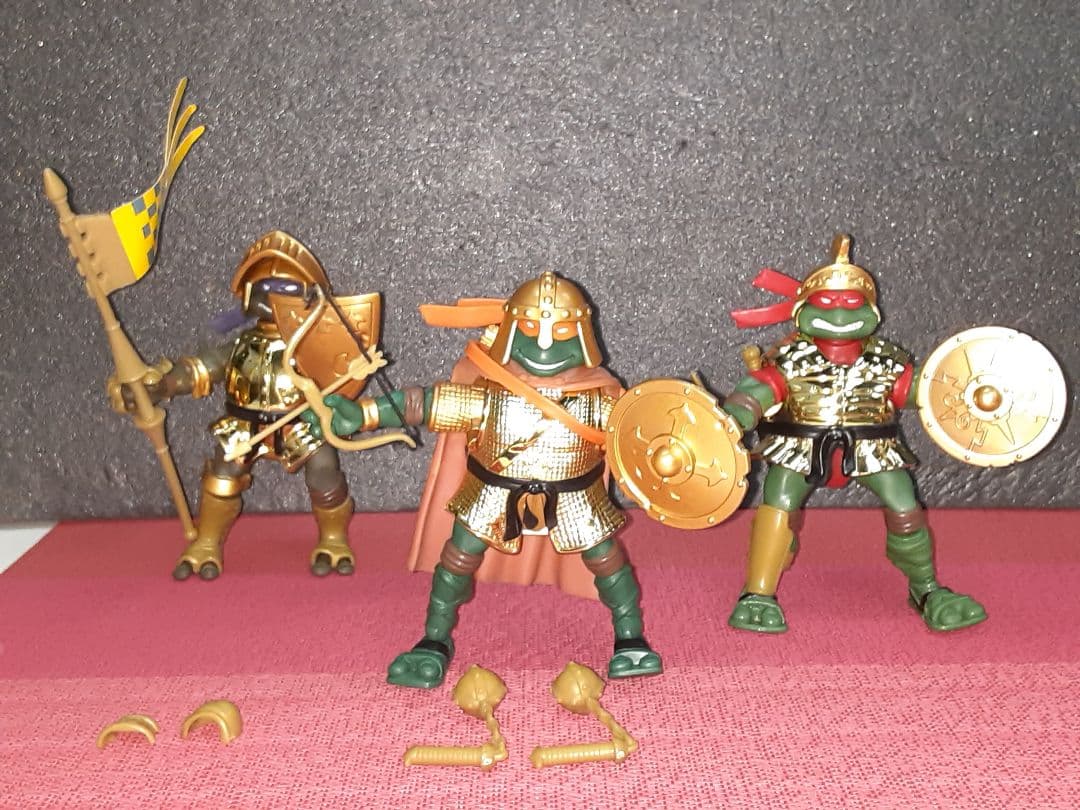 Teenage Mutant Ninja Turtles Figure Donatello and Other 3-Piece Set