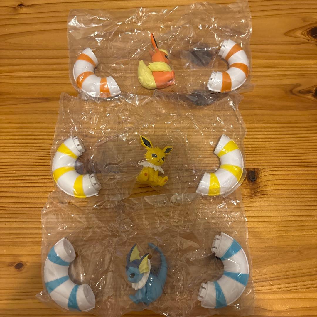Pokemon Pukapuka Float Ring Collection 4 Booster: Raichu & Vaporeon