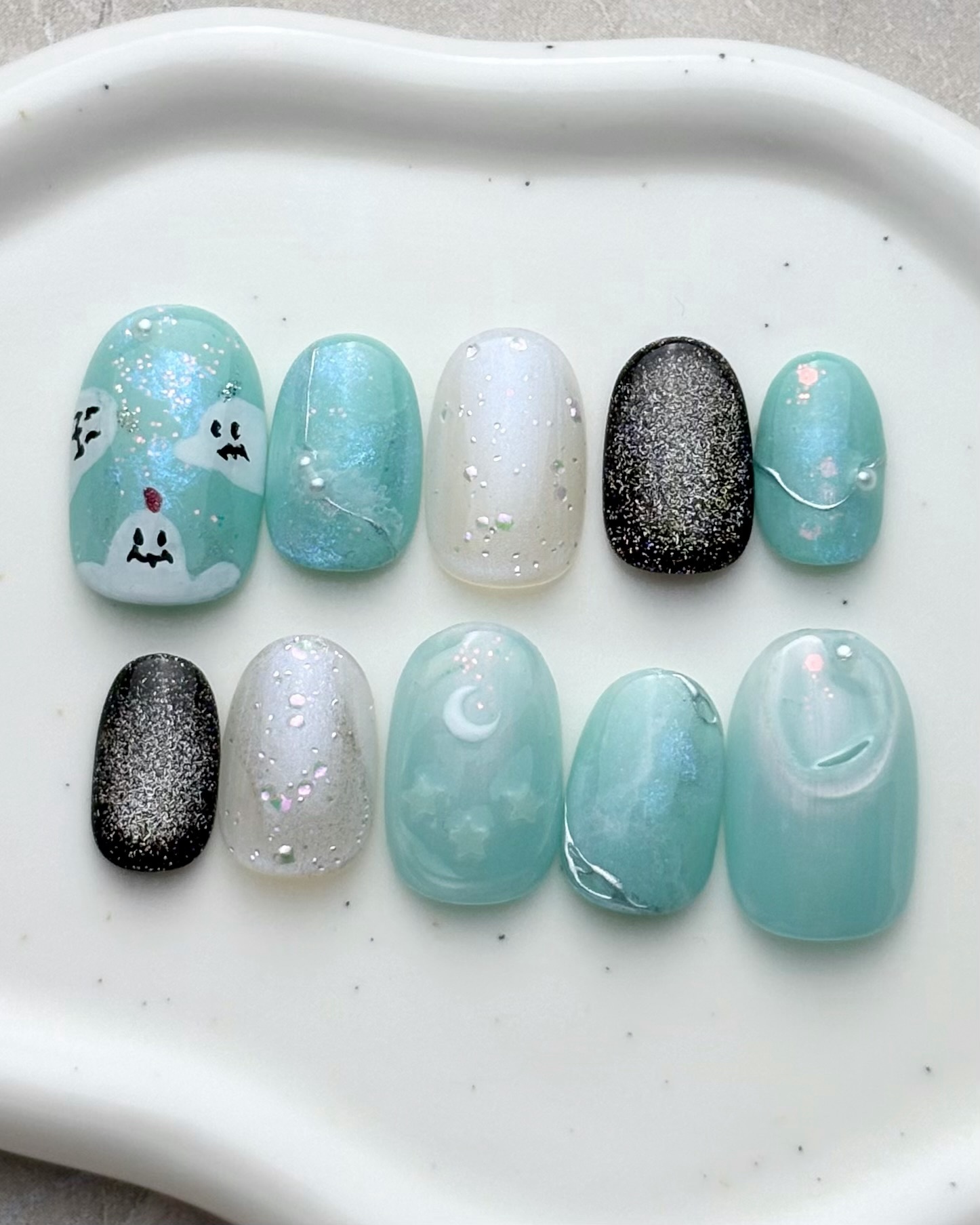 Mint Shadows👻🍏 ...【056】| Ghost ghost shadows Spooky Mrs. Green Apple Live LIVE Oshi-katsu Oshi-iro Nail Tip Luminescent Glowing Blue Light Blue Black
