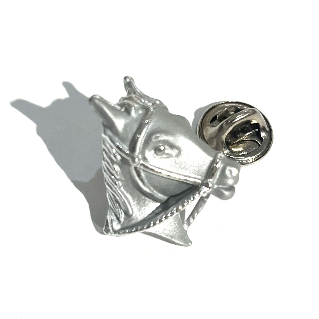 【 VINTAGE BROACH 】干支马午与针式胸针/徽章 2cm /复古银色/招好运主题礼品，动物红叶秋冬针织夹克 2026马配饰