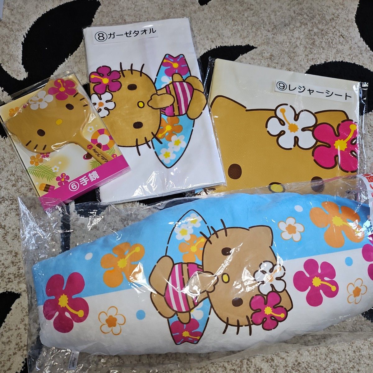 New, Unopened HELLOKITTY Hello Kitty Sunburned Kitty Goods Bundle Sale Cushion Mirror Picnic Sheet Towel