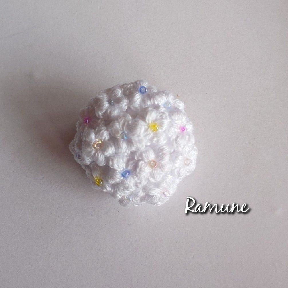 手工制作的胸针mini钩针编织手工制作的花的胸针刺绣线丰满的胸针手工制作