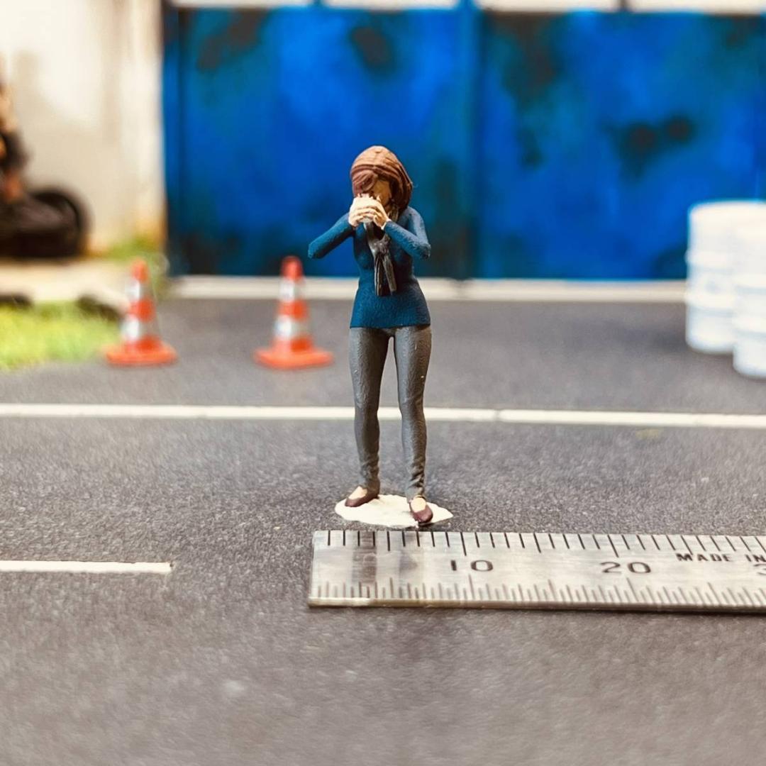 【CJ-277】1/64 喝饮料的女性 手办 微型模型 场景摆件