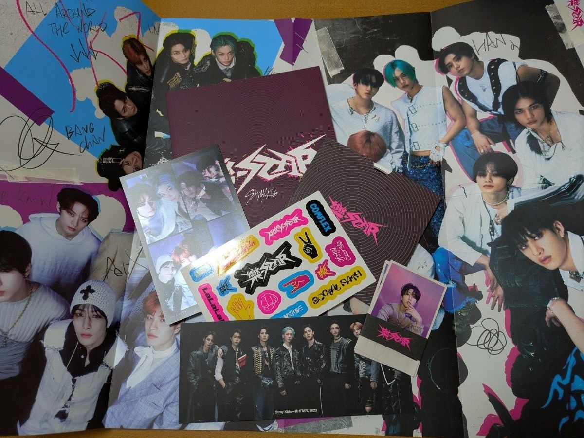 Stray Kids 乐-STAR 限定版 CD 交易卡 海报 StrayKids