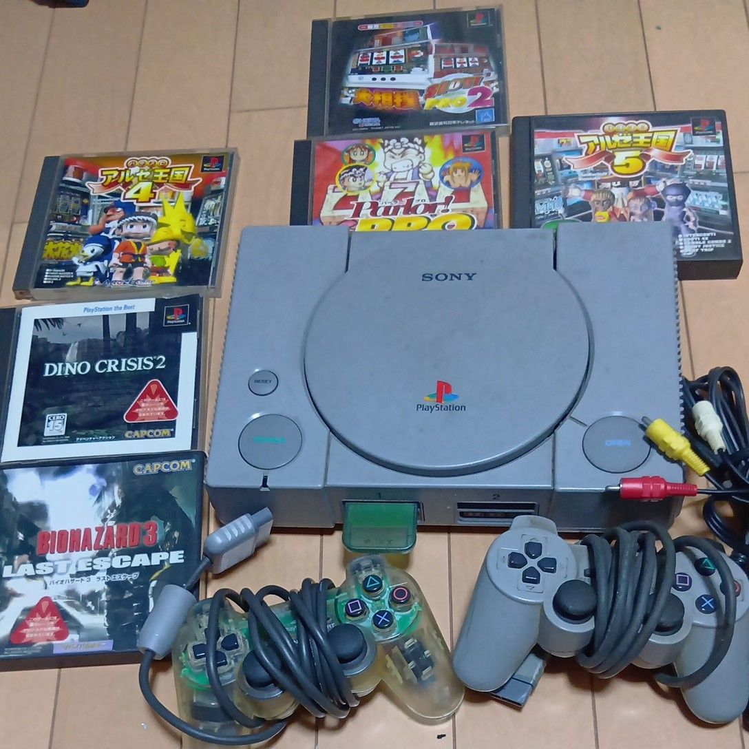 索尼初代 PlayStation 主机 手柄2个 软件6套组合