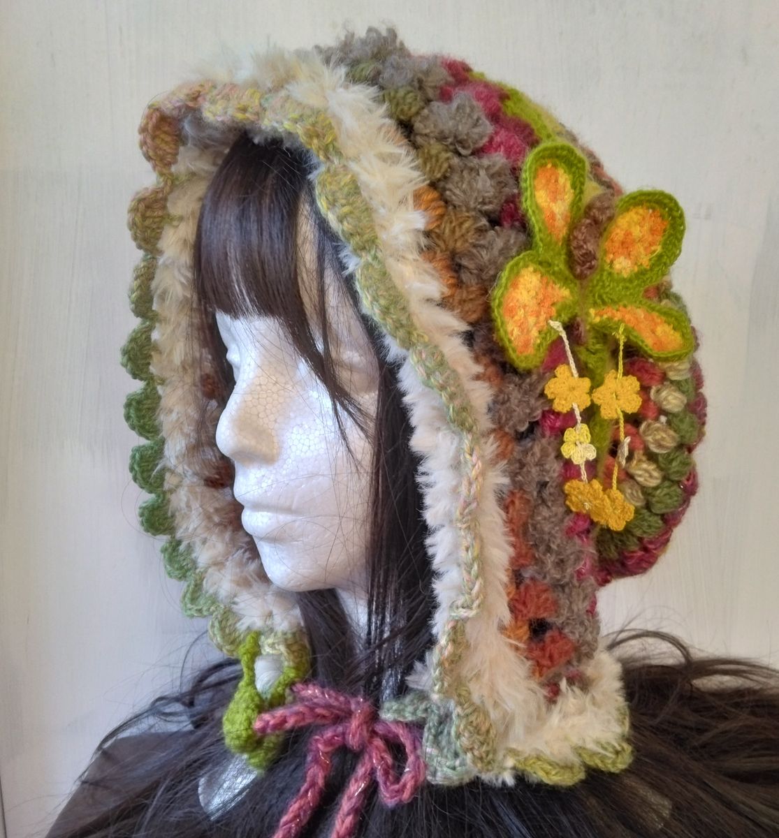 蝶々モチーフつきボンネット風フード帽子ハンドメイド