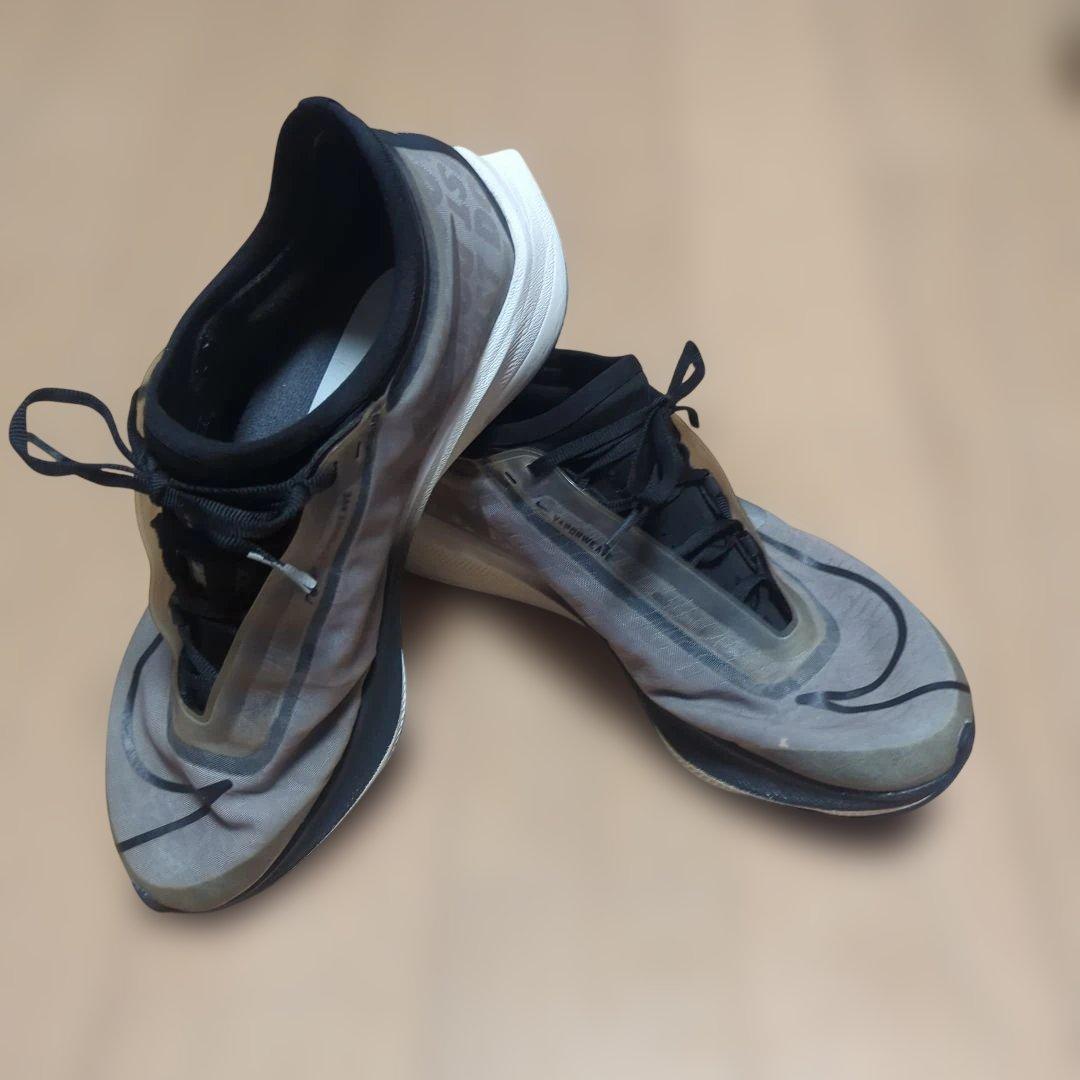 NIKE ZOOMFLY 3跑步鞋25厘米