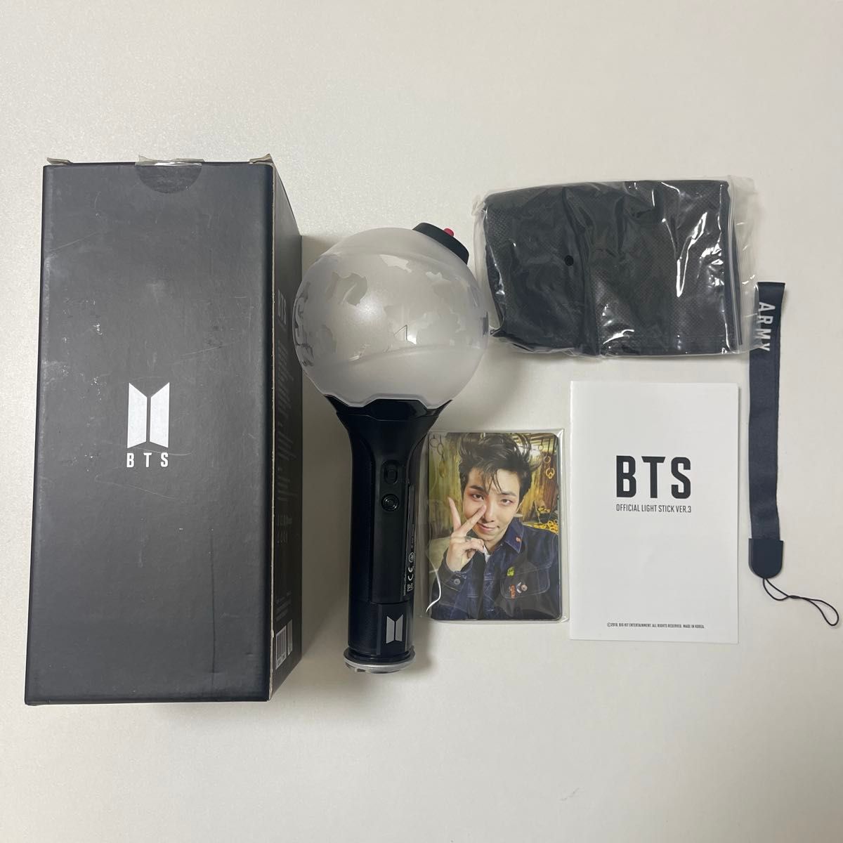 BTS OFFICIAL LIGHT STICK Ver3 . Official Light Stick FANLIGHT Amibom