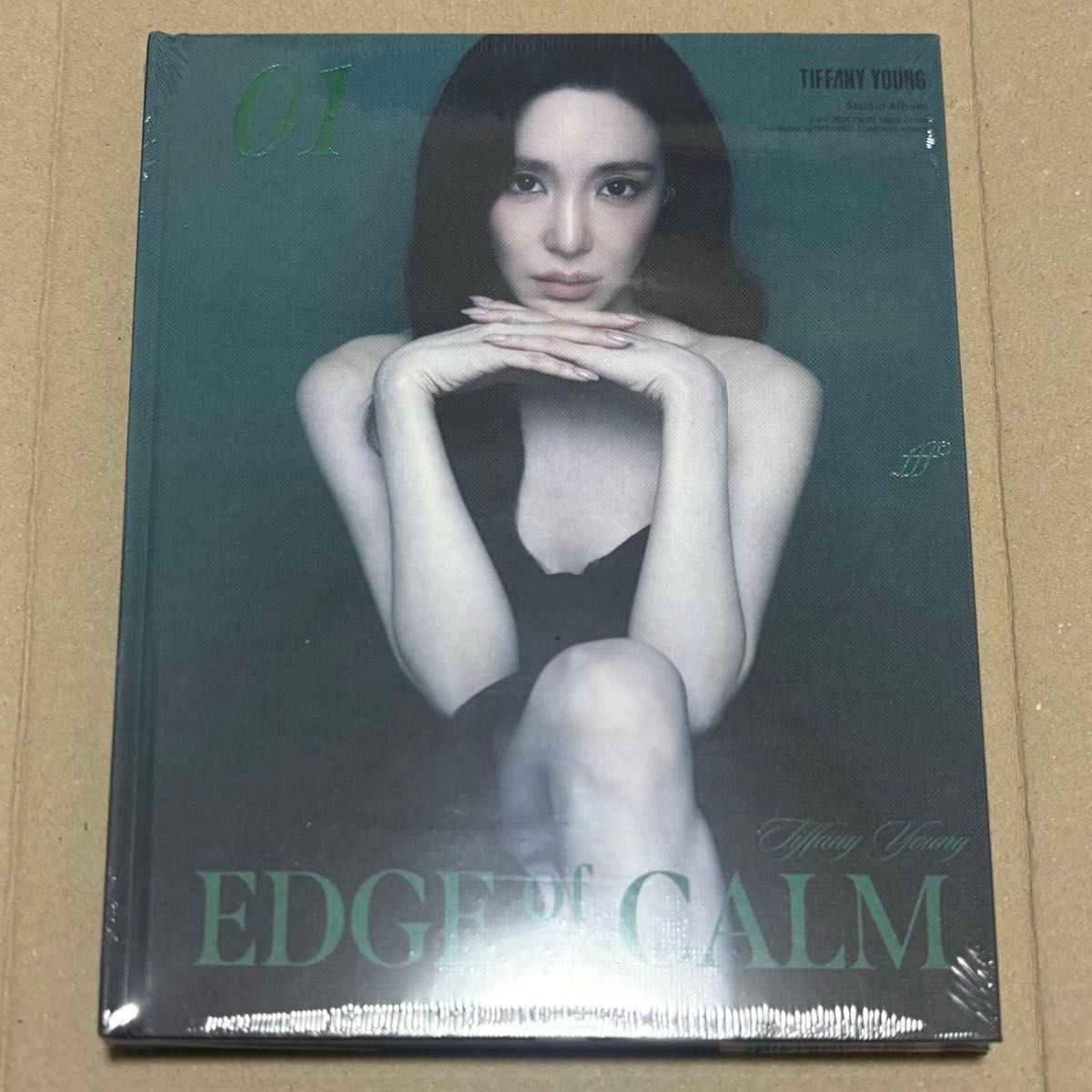 【新品未開封】Tiffany Young ティファニー・ヤング EDGE OF CALM アルバム