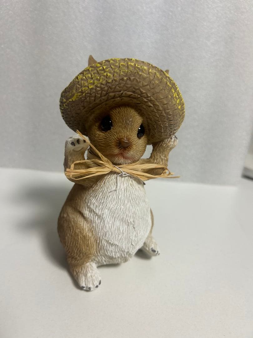 戴草帽的兔子摆件 室内装饰品