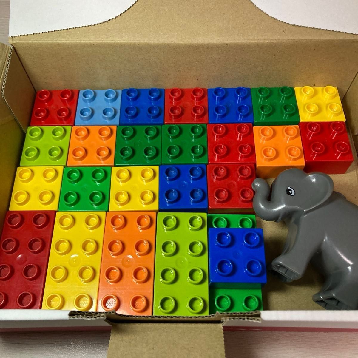 LEGO乐高基本模块集中销售带大象的花样滑冰