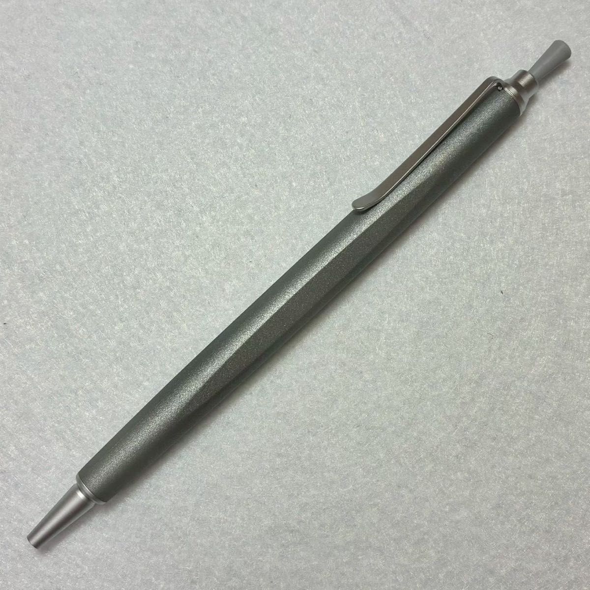 ZOOM L2 新色 灰色 圆珠笔 0.5倍变焦 BC-ZL2EC09