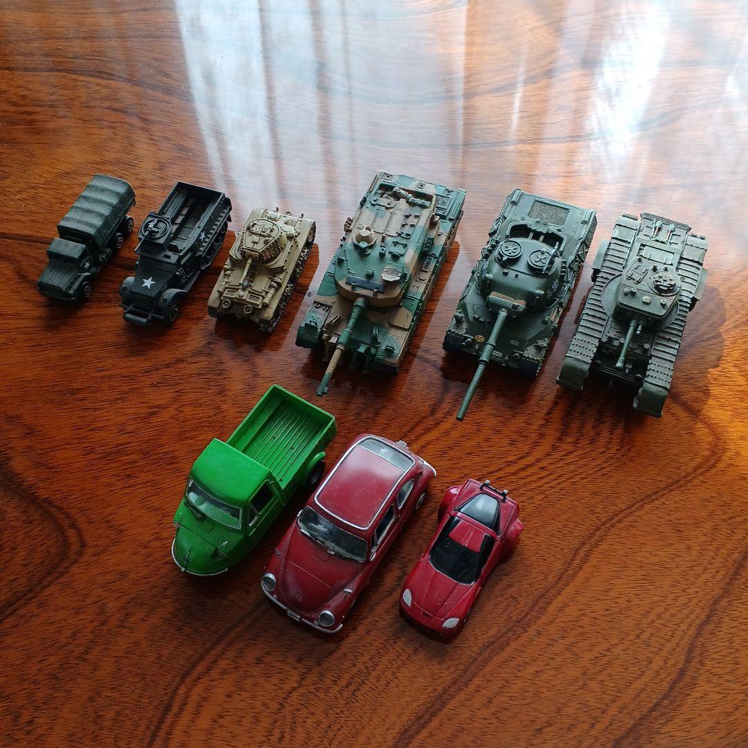 Miniature Tank Toy Set of 9 Pieces