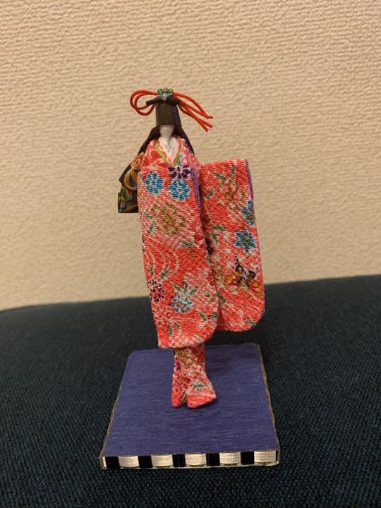 用碎布制作的日本娃娃