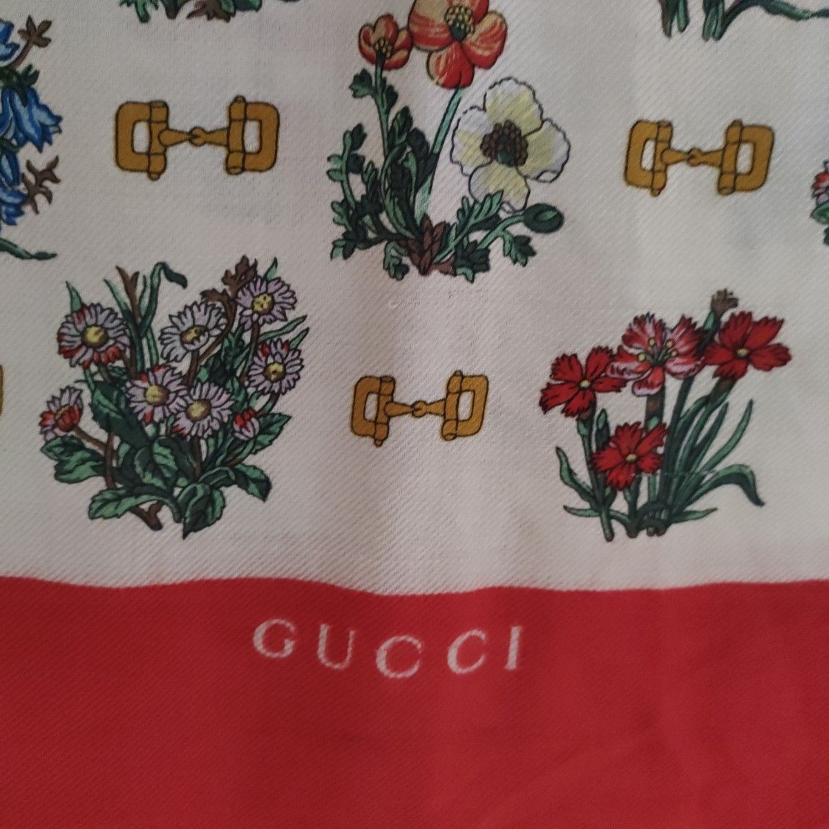 GUCCI 古驰 花卉图案 围巾/披肩 白色 红色 流苏
