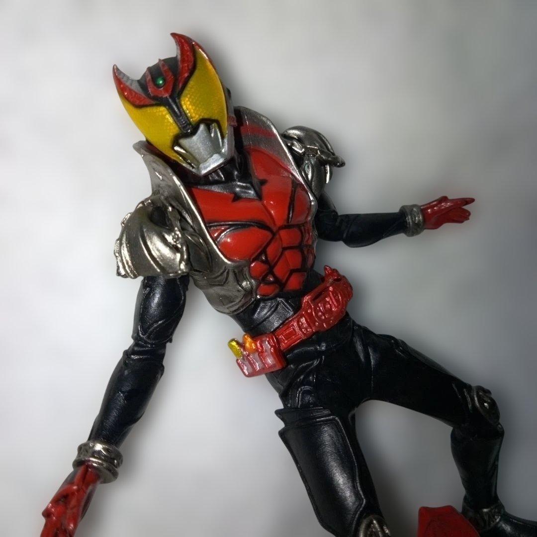 R37 Kamen Rider Kiva Figure