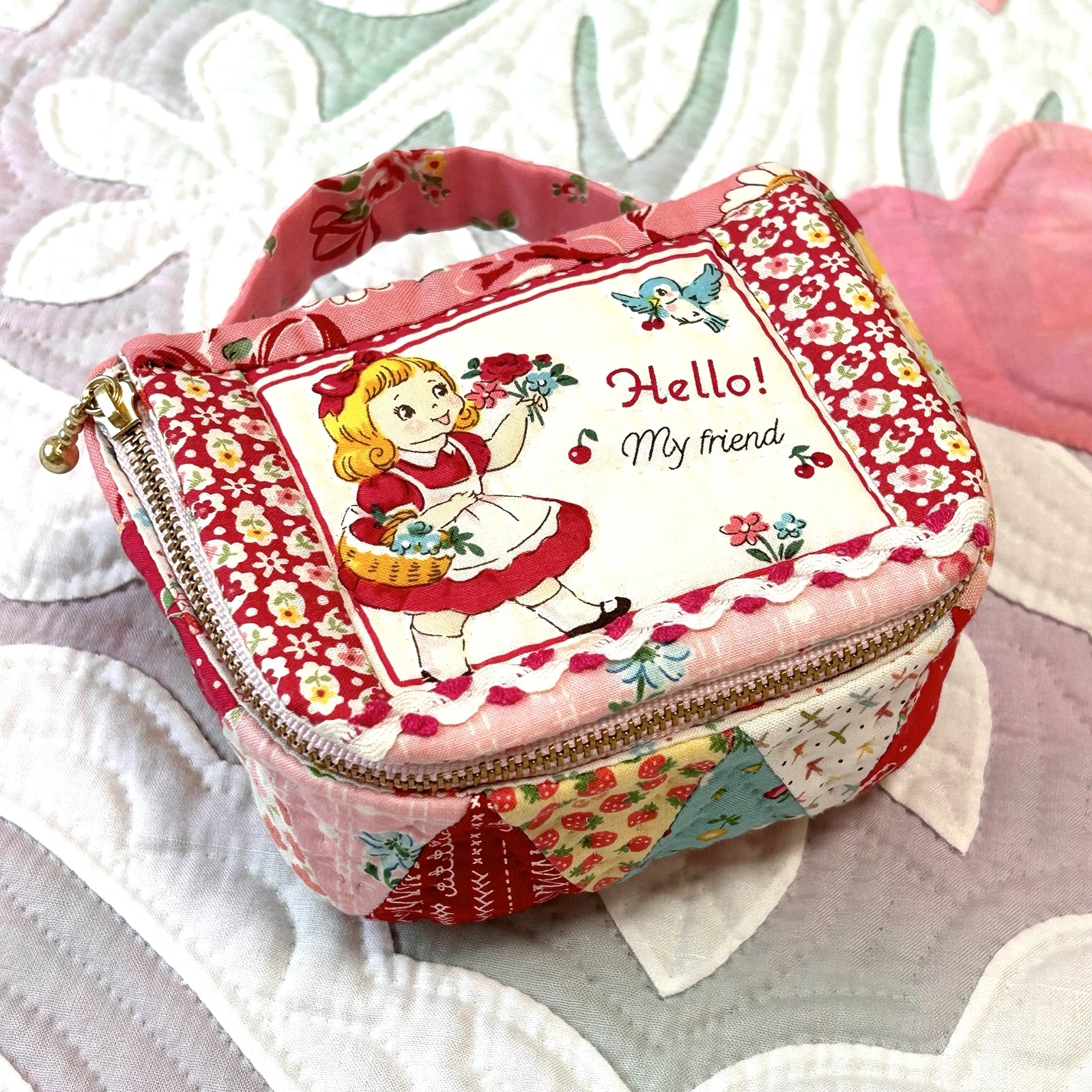 ✨再々販✨【手作りキット】【送料無料】バニティバッグ パッチワークキルト パッチワークキット