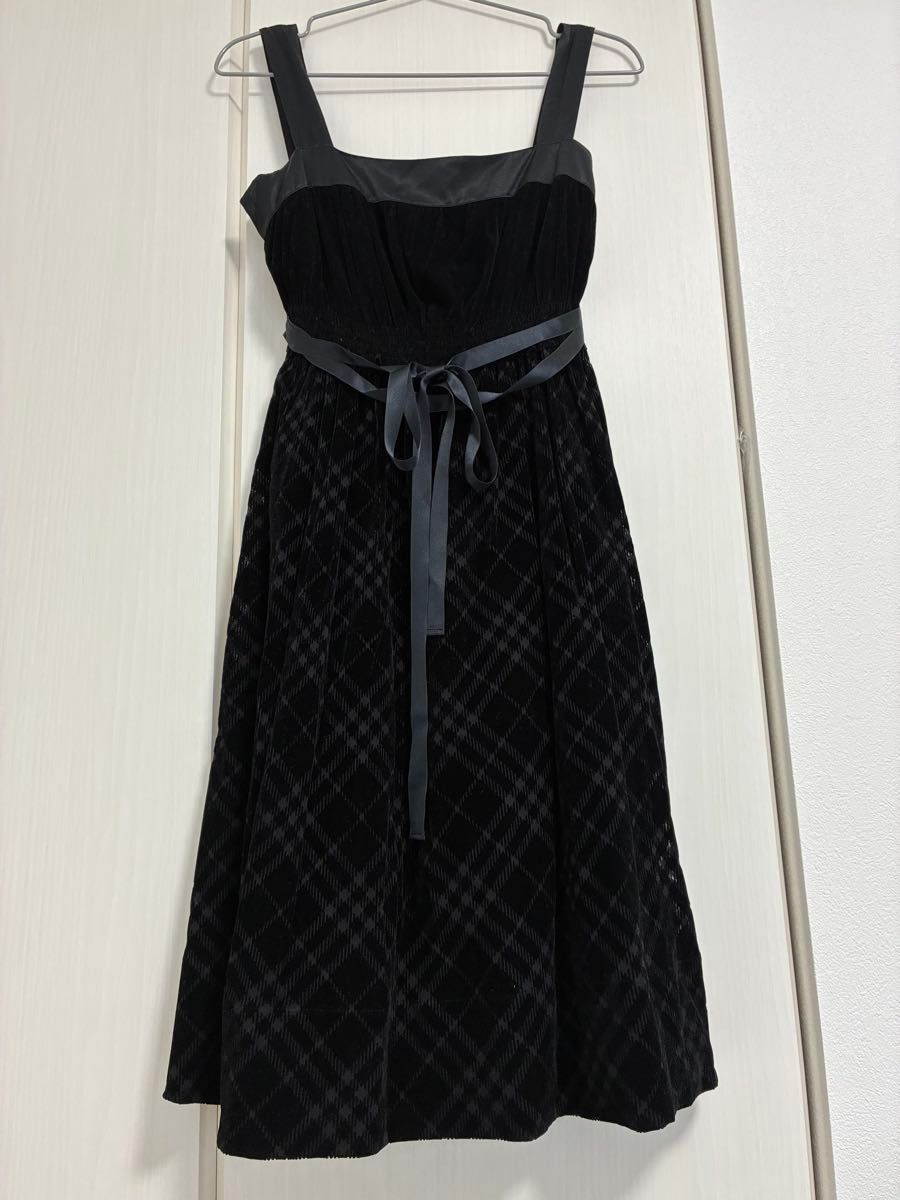 BURBERRY BLUE LABEL 天鹅绒连衣裙