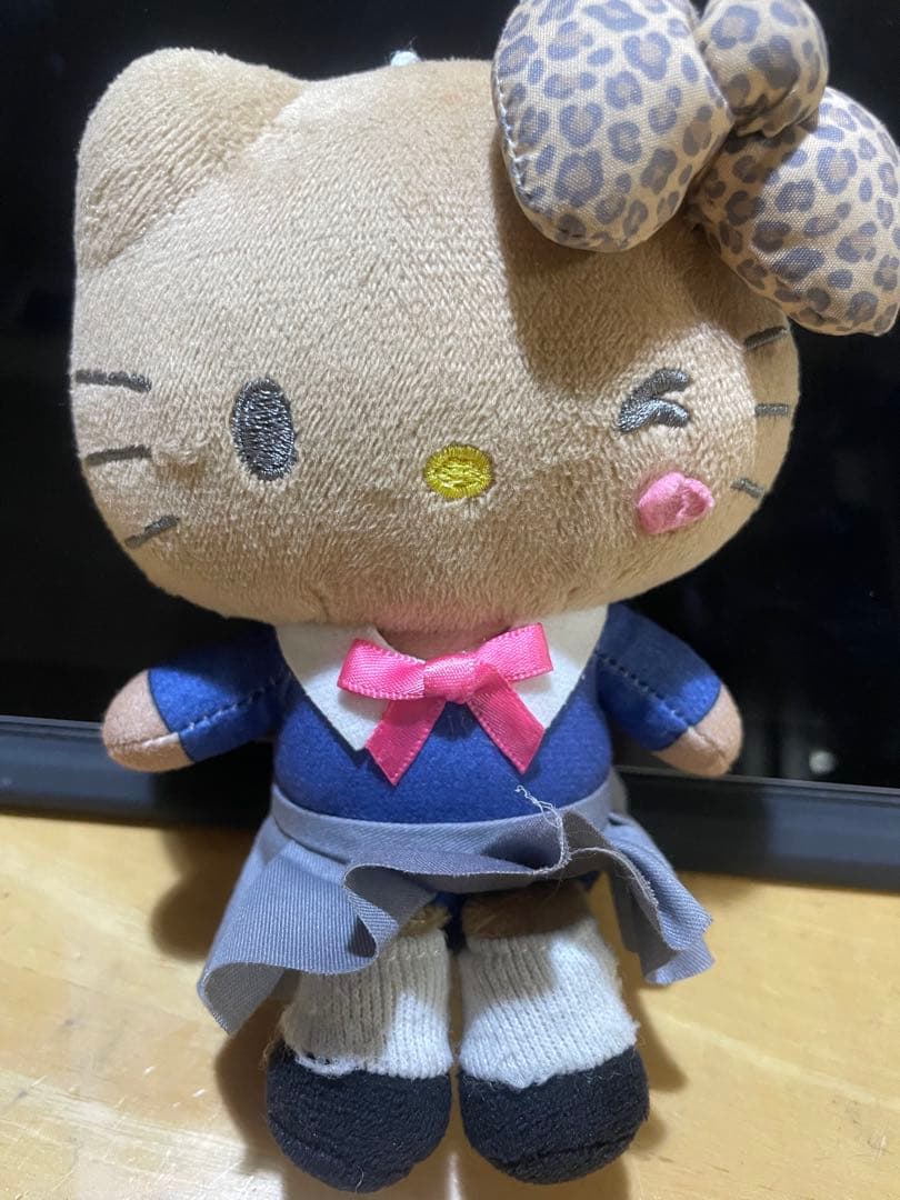Hello Kitty 毛绒玩具 挂件 制服 豹纹蝴蝶结