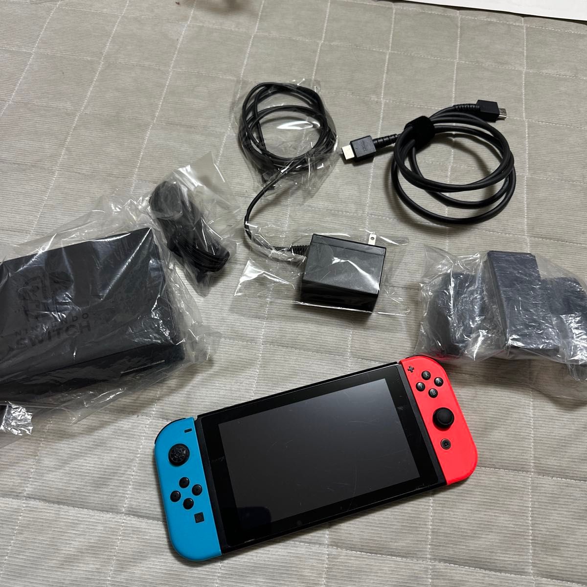 Nintendo Switch主机霓虹灯红色
