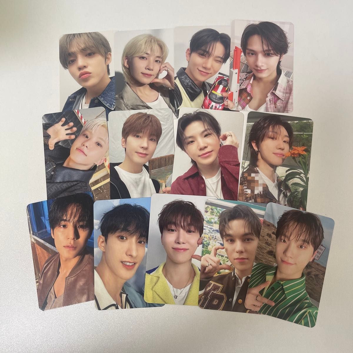 SEVENTEEN 2025 SEASON ’S GREETINGS DAY-OFF Trading Card 13-Piece Complete Set