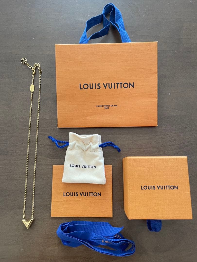 LOUIS VUITTON 项链 Essential V
