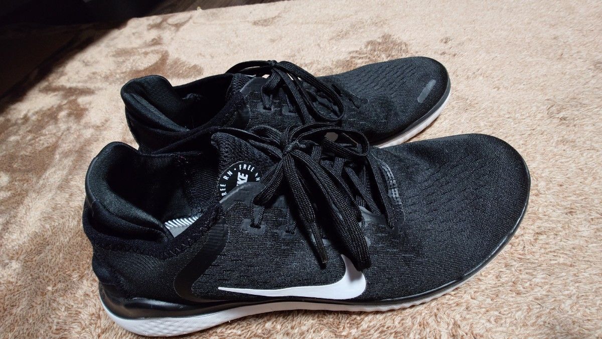 NIKE耐克FREE RN自由运行2018跑步鞋黑色白色