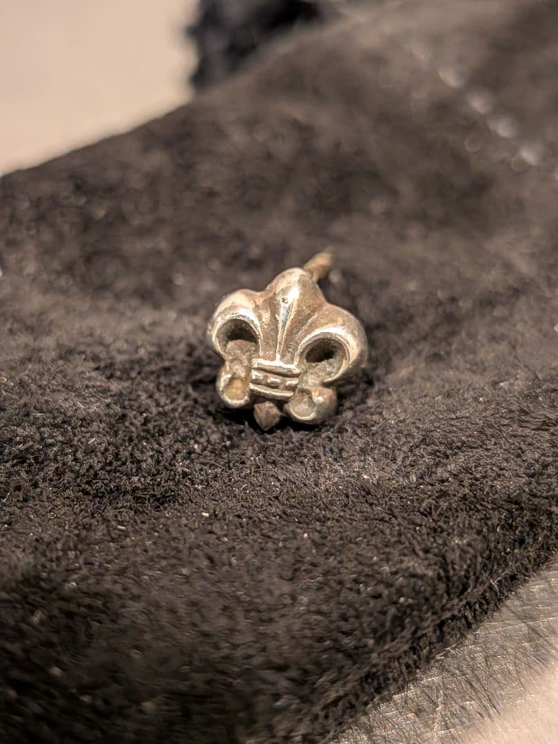 CHROME HEARTS Chrome Hearts 喇叭形铆钉耳环