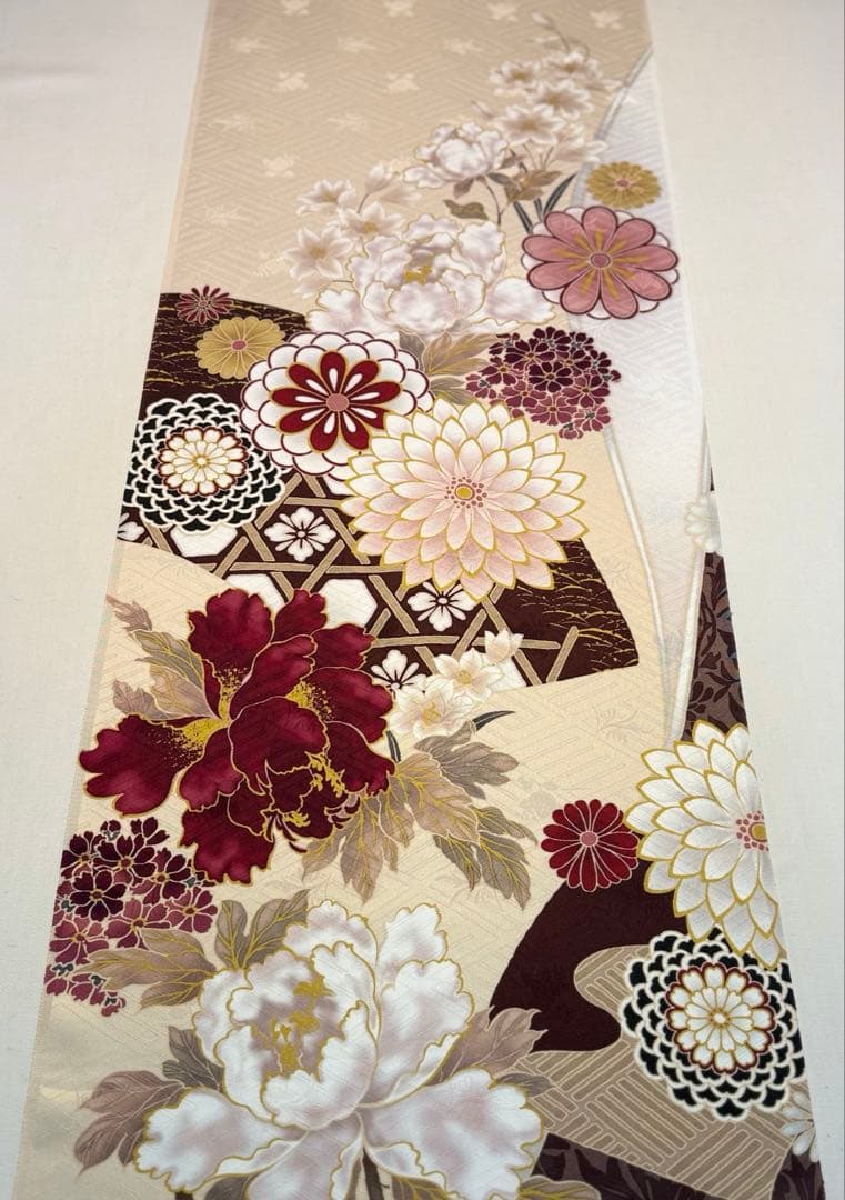Kyo Yuzen Fabric Scrap (6743) Dahlia and Peony Pattern on Cream Background Kimono Material
