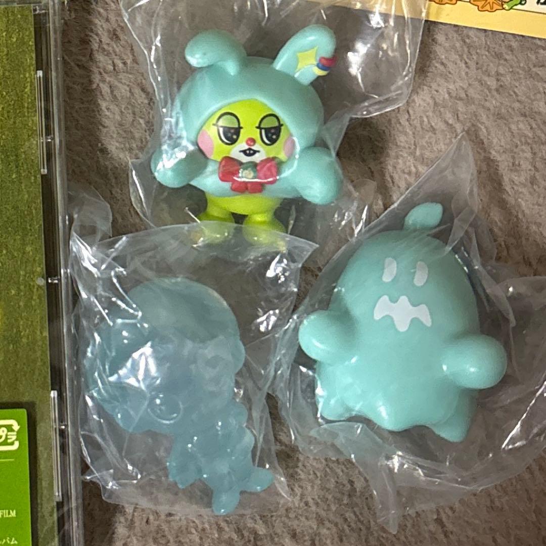 MGA SHADOWS Random Figure 3-Pack with 2 Travel Bookmark Set