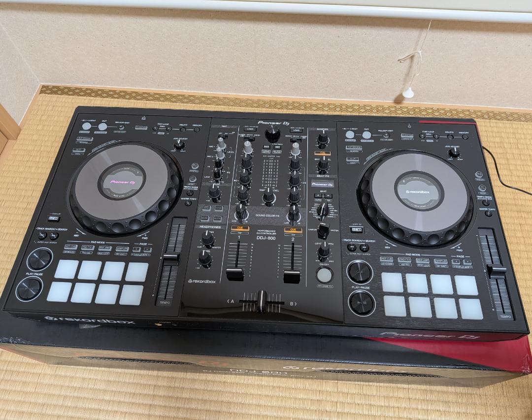 Pioneer DJ DDJ-800 DJ Controller, Excellent Condition [2023 Model]
