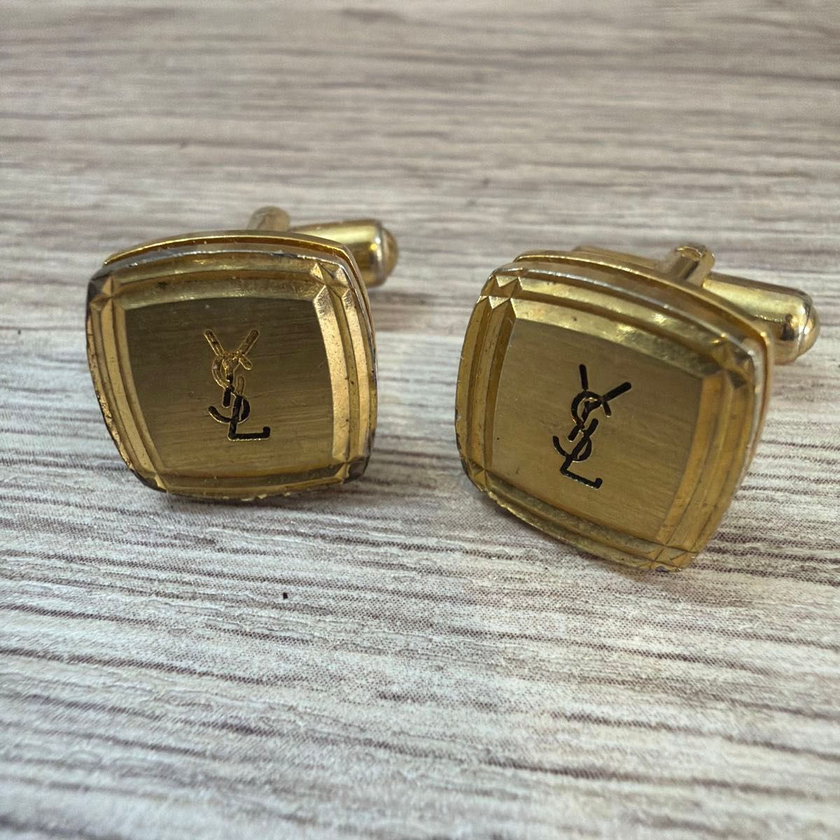 イヴサンローラン カフス YSL ゴールドカラー