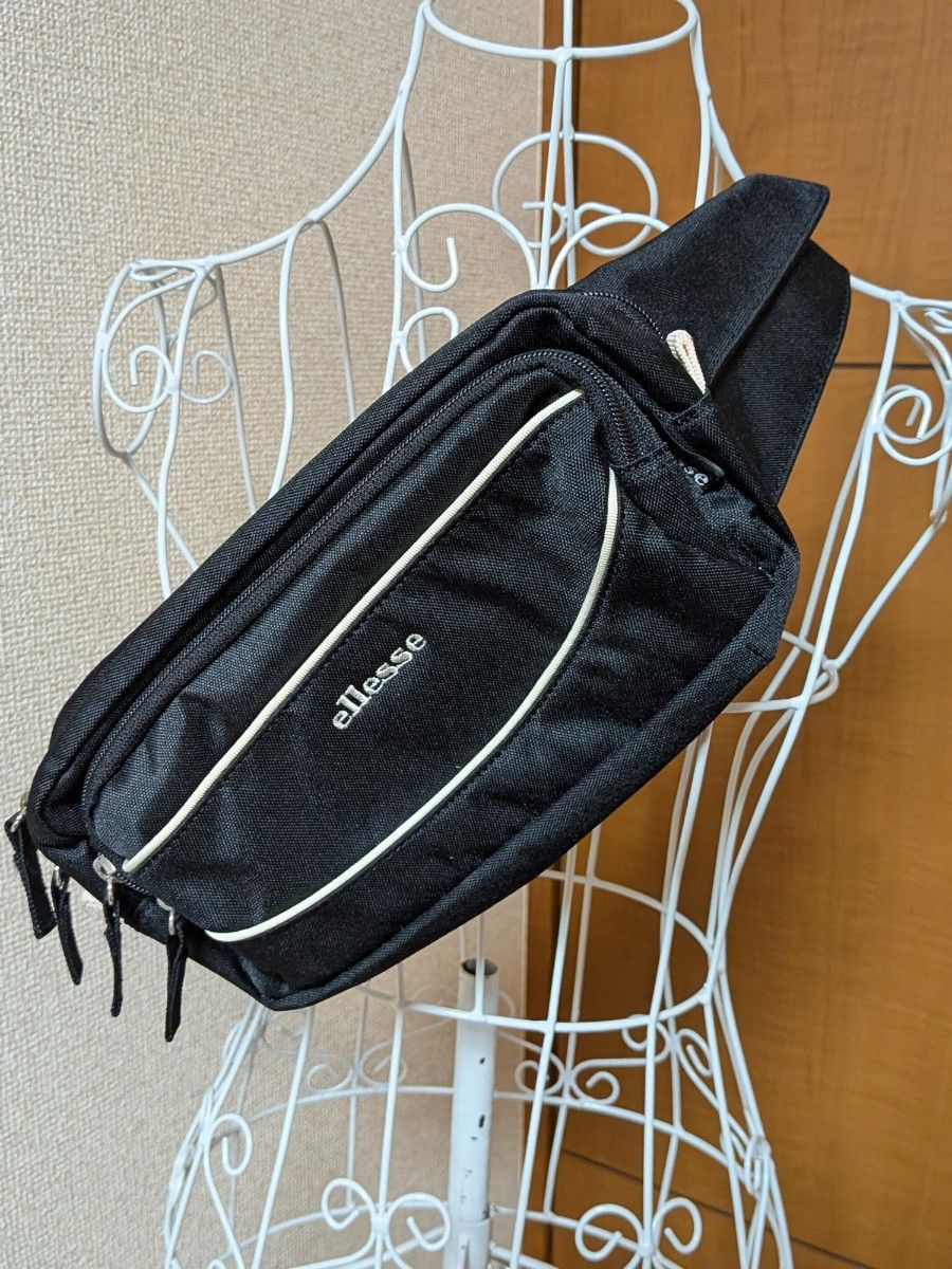 Excellent condition ellesse waist bag / body bag, unisex, black, for walking, marathon, hiking, trekking, and carrying valuables