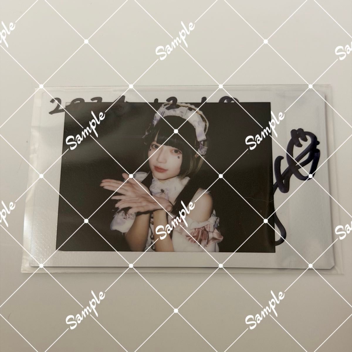拍立得,试试“咕噜噜”吧,转一转,好环啊。随机拍立得,附有手写签名的偶像