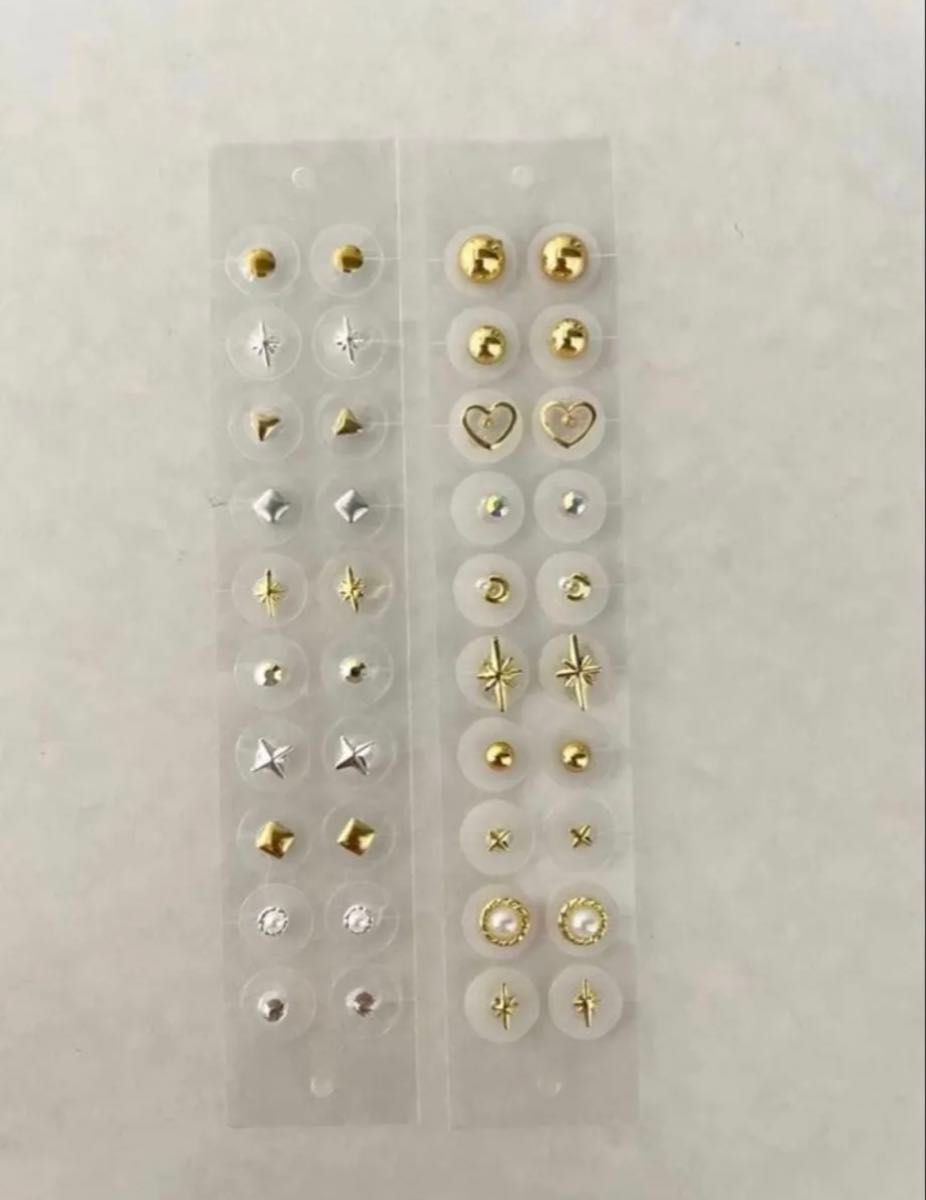 Ear Acupressure Jewelry Stickers, 40-Piece Set, Gold and Silver, Stylish